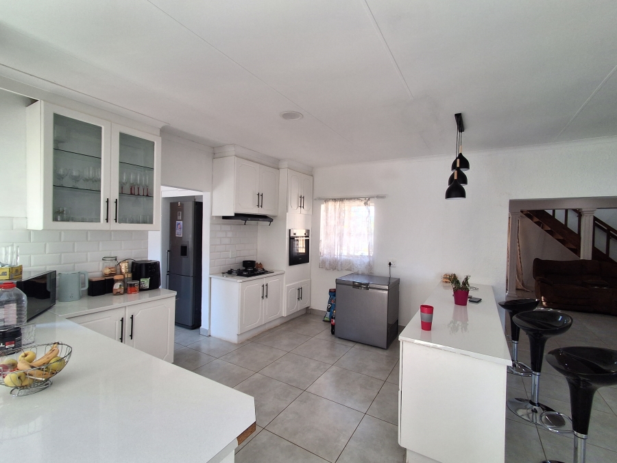 4 Bedroom Property for Sale in Flamwood North West